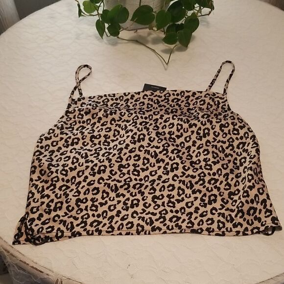 FOREVER 21 wovenTop Black and tan new with tags medium - Picture 4 of 10